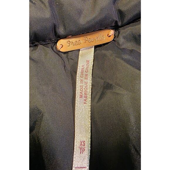 Free People Women's Hooded Puffer Vest Size XS - Picture 4 of 6